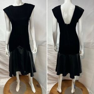 Vintage 1940s-1950s Women’s XS Black Velvet Satin Midi Long Formal Evening Dress